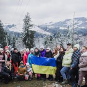 Серце благословляє: Митрополит Епіфаній передав допомогу для поранених українських героїв