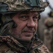 Молитва Батьків за Сина-Воїна: Різдвяна Молитва за Мир у Серці Та на Батьківщині