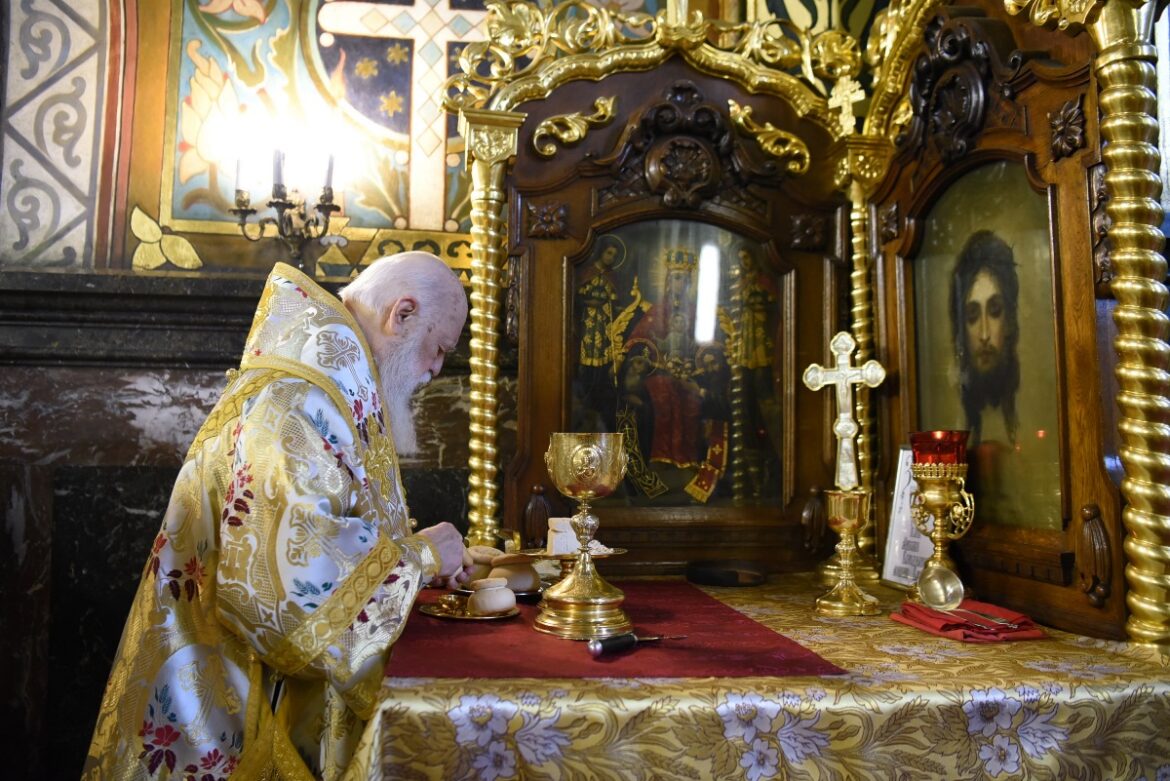 Патріарх Філарет: Молитви, Проповідь та Молебень за Мир у Володимирському Соборі