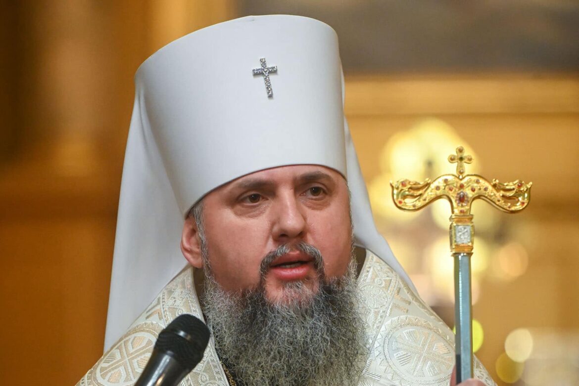 Митрополит Епіфаній відзначив Різдвяні свята гучною колядою та благословенням на Тернопільщині