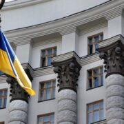 Різдвяна Майстерня в Андріївській церкві: Розкриваємо Таємниці Легендарних Прикрас
