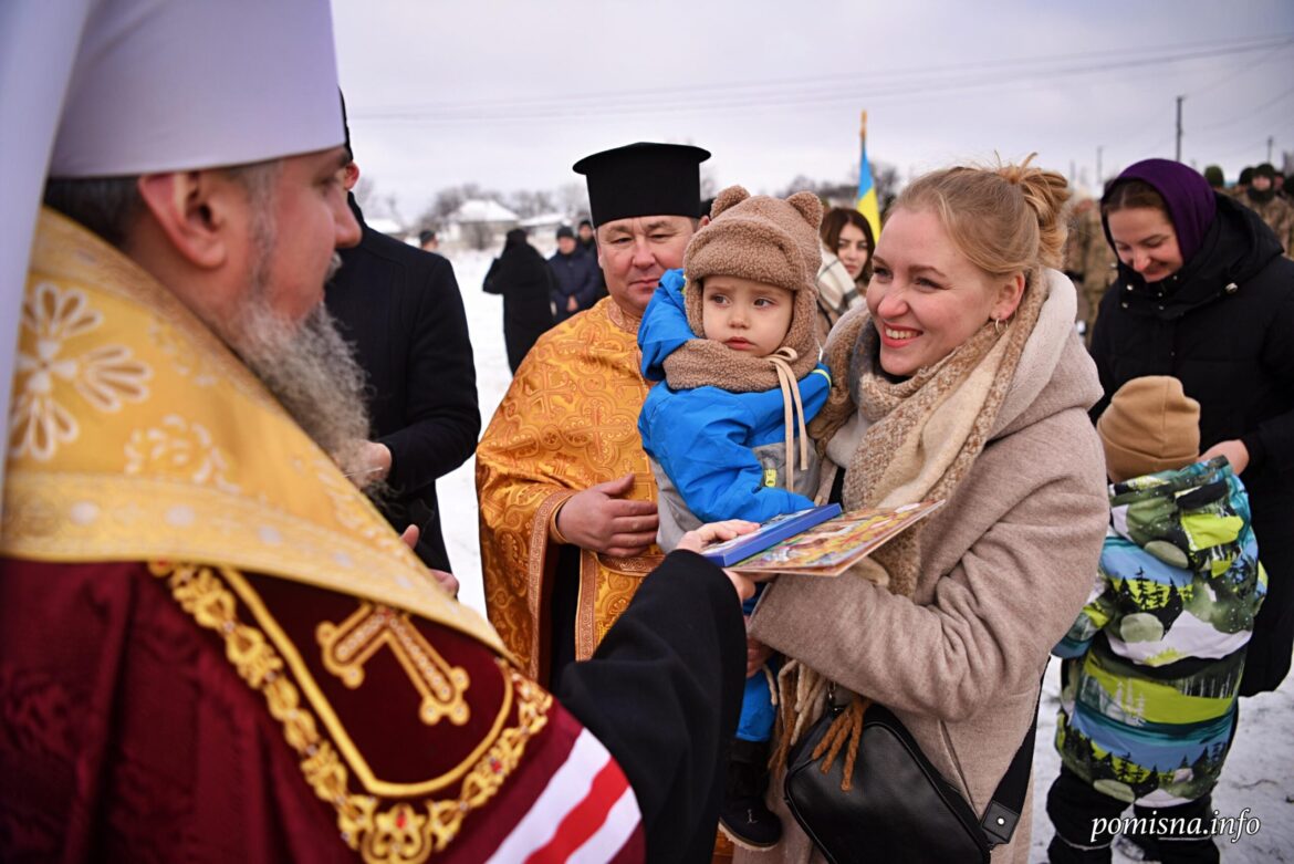 Предстоятель Православної Церкви закладає фундамент нового храму на Київщині