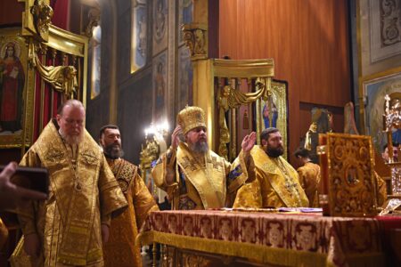 Духовне Об’єднання в Михайлівському Соборі: Митрополит Епіфаній провів Літургію та підніс молитви за мир