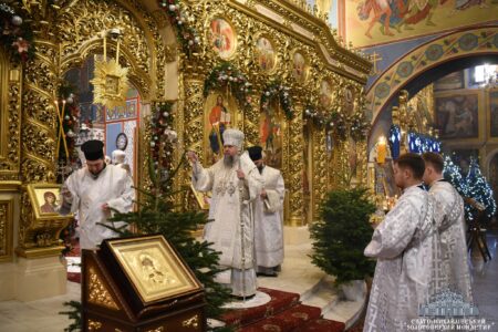 Богоявленська Літургія Митрополита Епіфанія: Молитва за Україну та Велике Освячення Води