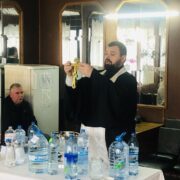 Хрещення Господнє в Мечнікові: Дніпровська єпархія ПЦУ дарує освячену воду медикам та пораненим воїнам