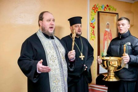 Візит Архієпископа Симеона: Освячення “ILIOS” та “Справи милосердя” у храмі святої Варвари