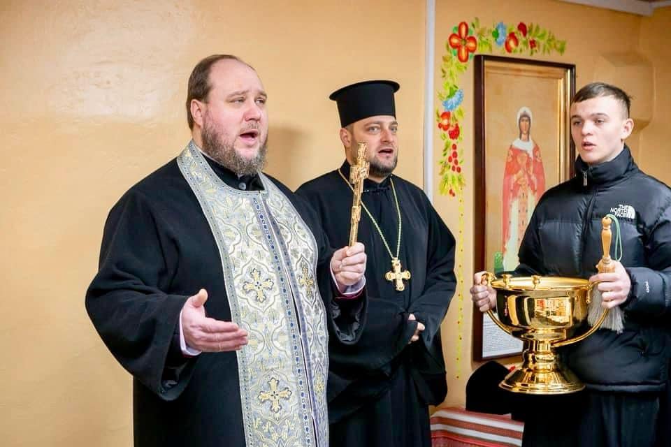 Візит Архієпископа Симеона: Освячення “ILIOS” та “Справи милосердя” у храмі святої Варвари