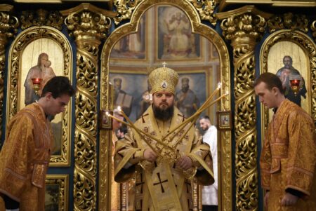 Божественна літургія та перенесення мощей святителя Іоана Золотоустого до Константинополя: Урочисте події у свято Михайлівського Золотоверхого монастиря