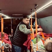 Параволан: Воїн Без Зброї, Що Рятує Життя в Обличчя Війни
