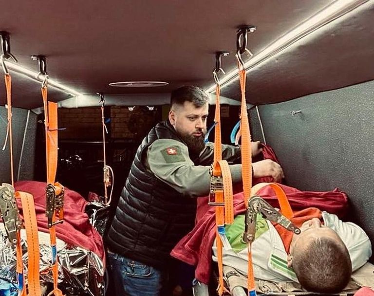 Параволан: Воїн Без Зброї, Що Рятує Життя в Обличчя Війни
