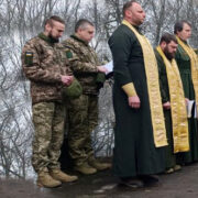 Серця Героїв та Душевна Сила: Захисники України та Роль Капеланів у Вшануванні