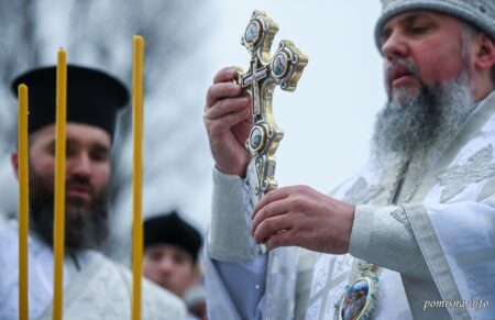 Блаженнійший Митрополит Епіфаній освятив Дніпровські води-ВІДЕО