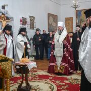 Унікальне Вручення Дипломів у Волинському Університеті: Благословіння протоієрея Миколи Цапа канцлера Волинської єпархії УПЦ (ПЦУ)