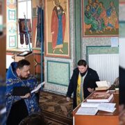 Релігійний Спротив У Ленківцях: Конфлікт Між ПЦУ та УПЦ на Передодні Візиту Епіфанія в Чернівці