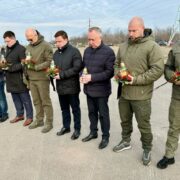 Друга річниця війни: вшанування загиблих воїнів у Дніпрі