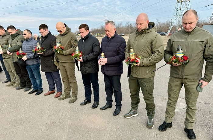 Друга річниця війни: вшанування загиблих воїнів у Дніпрі