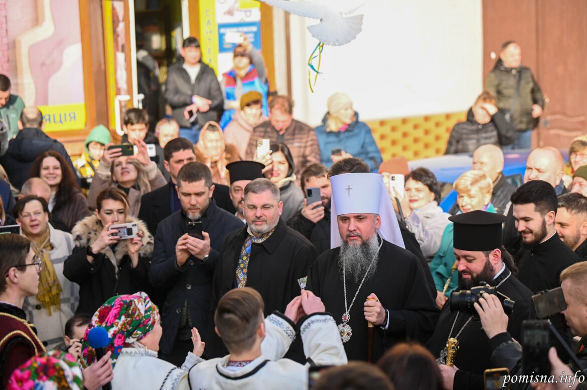 Митрополит Епіфаній очолив молебень у Чернівцях: Подяка та нові відповідальності