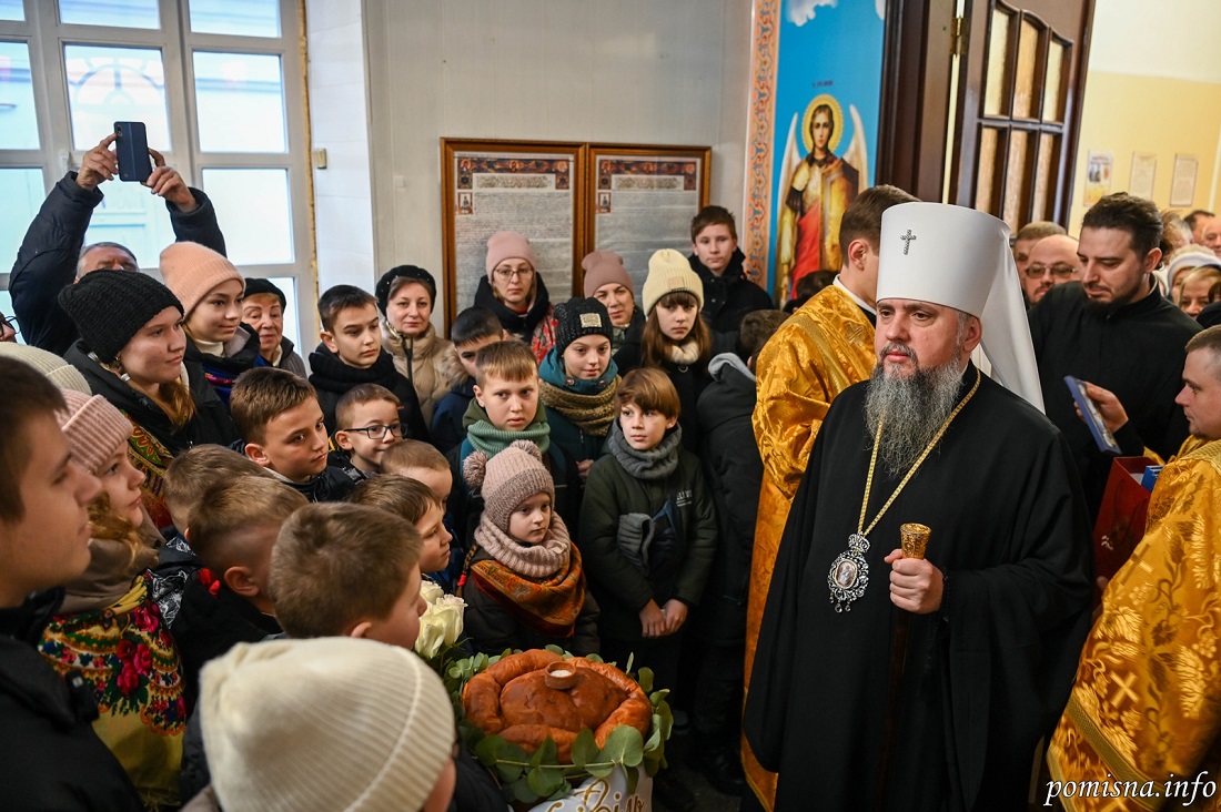 Божественна літургія та освячення розписів у Свято-Михайлівському кафедральному соборі Житомира: Звіт про візит Блаженнішого Митрополита Київського і всієї України Епіфанія
