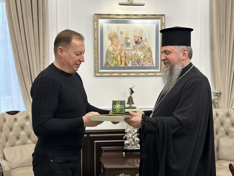 Митрополит Епіфаній нагородив в. о. ректора Національного авіаційного університету орденом святого рівноапостольного князя Володимира ΙΙΙ ступеня