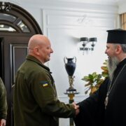 Для обговорення протидії російським окупантам Митрополит Епіфаній зустрівся з командувачем ЗСУ