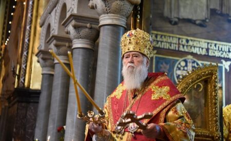 Патріарх Філарет звершив Божественну літургію із молитвами за мир та перемогу