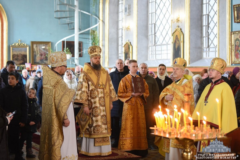 Архієпископ Агапіт очолив богослужіння у Неділю про Страшний суд у Тростянці та звершив заупокійну молитву за захисників України