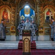 Предстоятель УПЦ звершив Літургію Ранішеосвячених Дарів у Свято-Михайлівському соборі