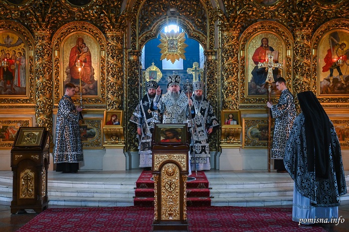 Предстоятель УПЦ звершив Літургію Ранішеосвячених Дарів у Свято-Михайлівському соборі