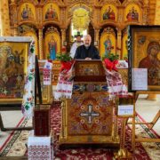 Молитва і квіти: Харків вшанував пам'ять загиблих внаслідок авіаційного удару