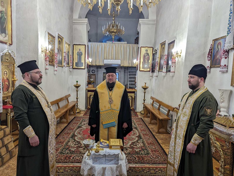 Військові капелани Камʼянеччини: Духовна підтримка на фронті