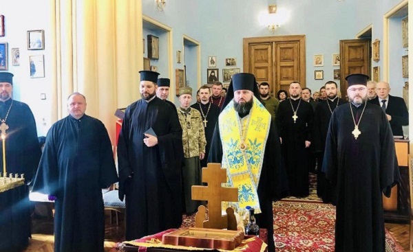 У Чернівецькому університеті відбувся круглий стіл на тему канонізації митрополита Євгена Гакмана