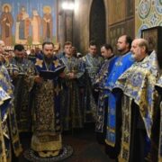 У Свято-Михайлівському Золотоверхому монастирі звершено Ранню з читанням акафіста до Пресвятої Богородиці
