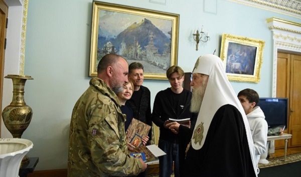 Патріарх Філарет відзначив воїна Сергія Славінського орденом святого Юрія Переможця