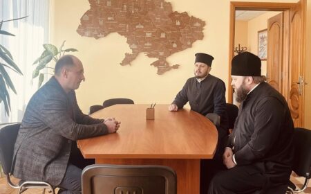 Архієпископ Павло зустрівся з міським головою Шепетівки: співпраця заради миру та безпеки