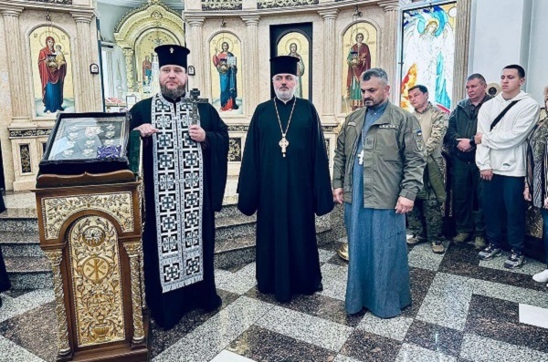 Пам’ять загиблих Героїв вшанували у Дніпровській єпархії ПЦУ