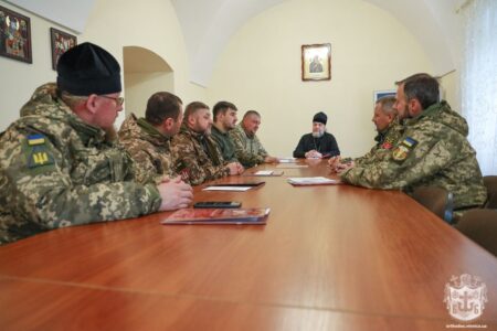 Робоча зустріч митрополита Симеона з капеланами Вінницько-Барської єпархії: душпастирська підтримка учасників бойових дій
