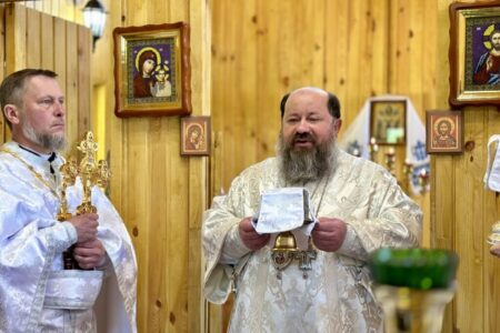 Подія на Чернігівщині: освячення та перша літургія у Свято-Михайлівському храмі