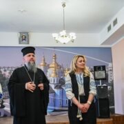 Митрополит Епіфаній подарував великодні радощі дітям захисників України