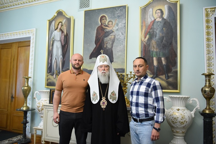 Патріарх Філарет зустрівся з американськими благодійниками, які допомагають Україні