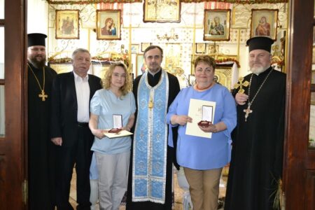 Заслужені відзнаки для медичних героїв Тернопільщини: вручення «Ордена Святого Великомученика і Цілителя Пантелеймона»
