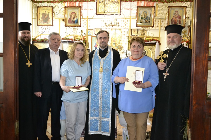 Заслужені відзнаки для медичних героїв Тернопільщини: вручення «Ордена Святого Великомученика і Цілителя Пантелеймона»