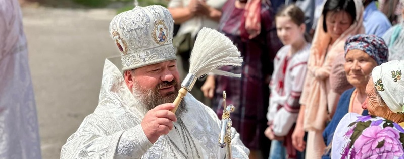 Історичне освячення престолу в Корюківці: ПЦУ зміцнює духовні зв’язки в Україні