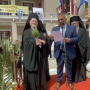 «Обличчя української мрії»: Митрополит Епіфаній відвідав виставку дитячих малюнків у Києві