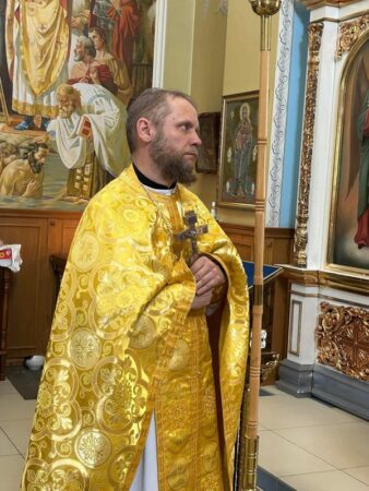 Отець Володимир Чіпура поранений у зоні бойових дій: незламний дух і підтримка воїнів