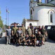 Хмельницька єпархія ПЦУ передала допомогу українським захисникам