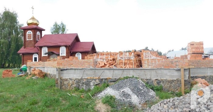 Новий храм ПЦУ у Зарічному: унікальна будова та історія громади