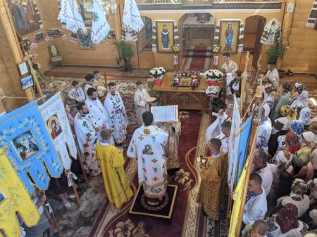 Архієпископ Юліан урочисто відзначив 10-ліття освячення храму Чуда Архістратига Михаїла в Хонах