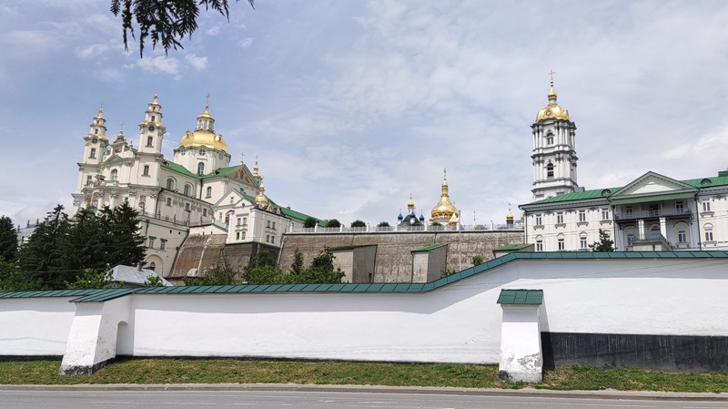 Самовільні ремонти та порушення: результати перевірки Почаївської лаври