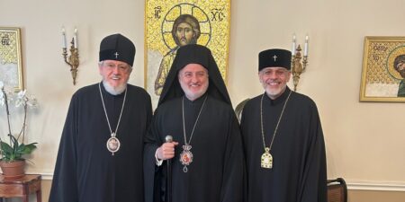 Зустріч ієрархів: архієпископ Елпідофор та митрополит Антоній обговорюють підтримку України