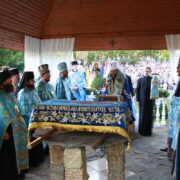 Давній обряд, що знову стає актуальним: погребіння Плащаниці Божої Матері
